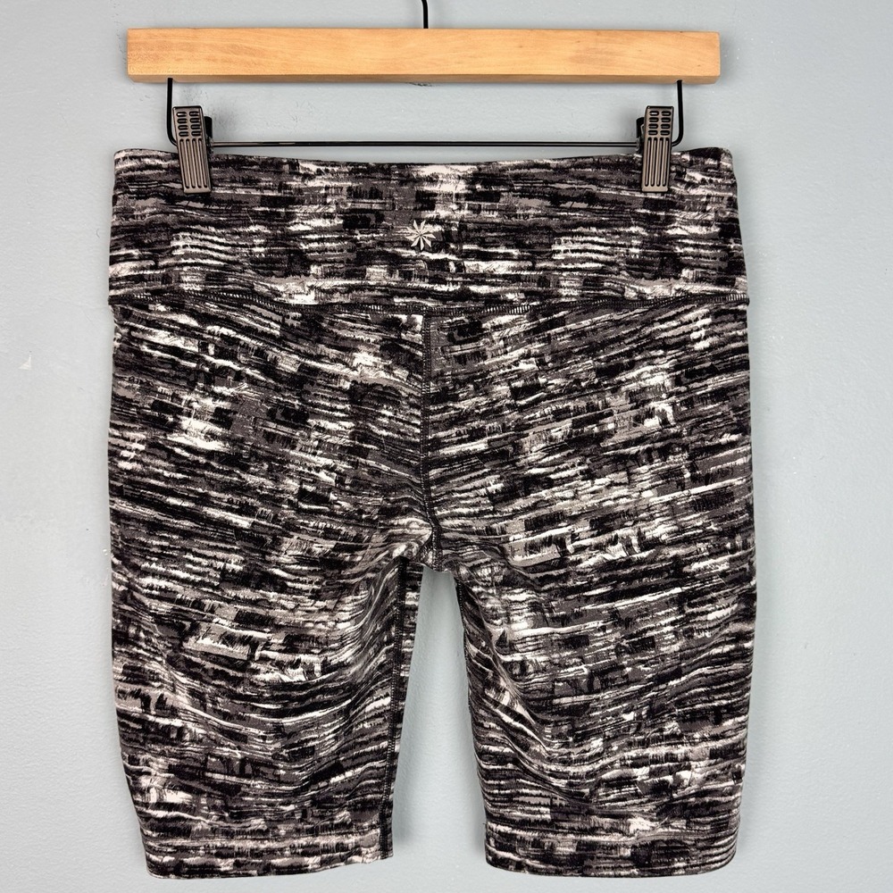 Athleta Chaturanga Jammer 9" Biker Shorts‎ Women's Medium Black Gray Geometric - Picture 2 of 5